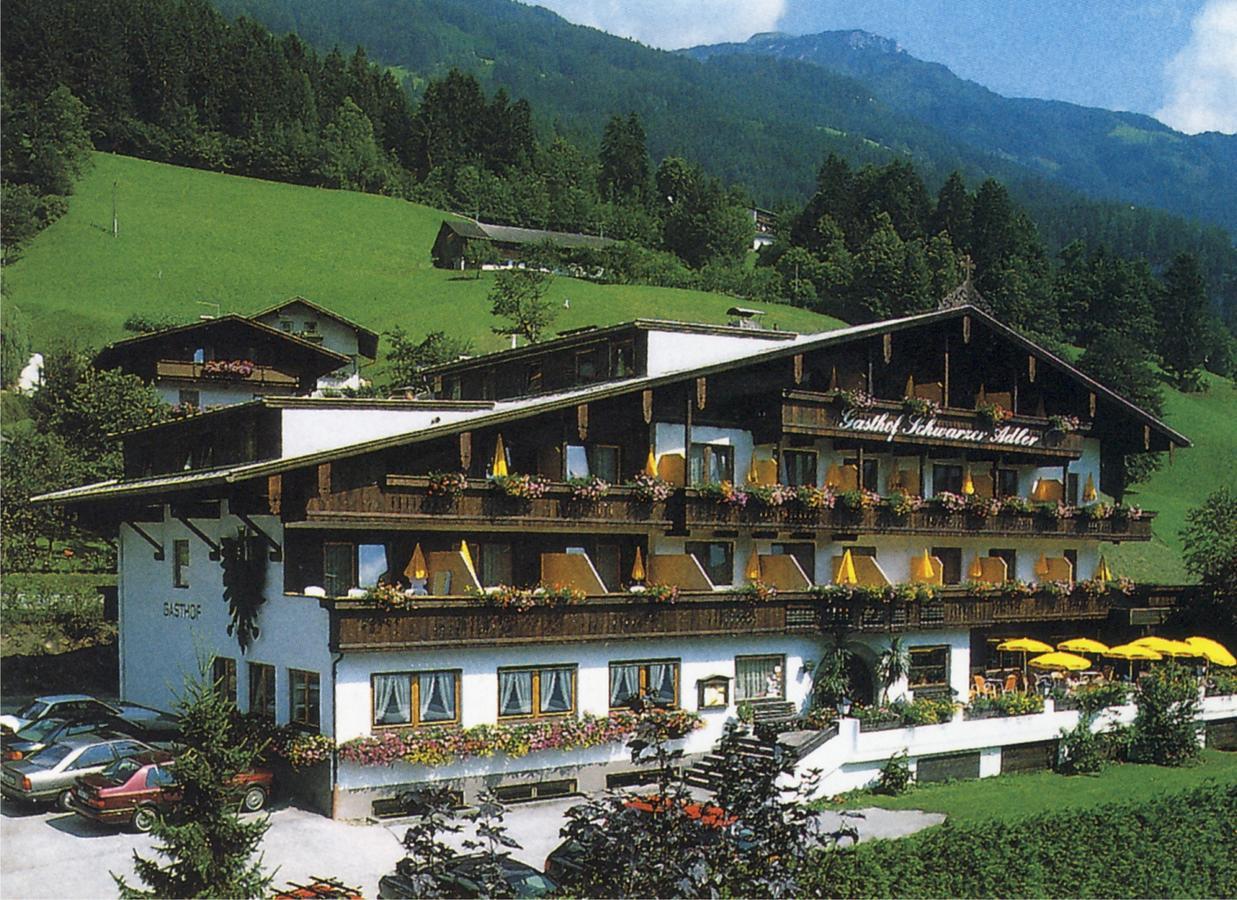 Hotel Schwarzer Adler Hippach Exterior foto